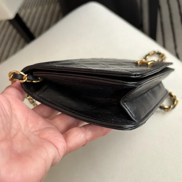 CHANEL Black Lambskin Full Flap Shoulder Bag - Picture 8 of 17